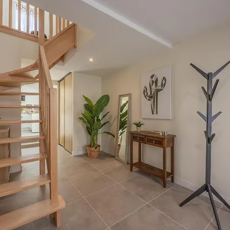 Saturne - Sils , 4 Bedrooms And 2 Bathrooms *