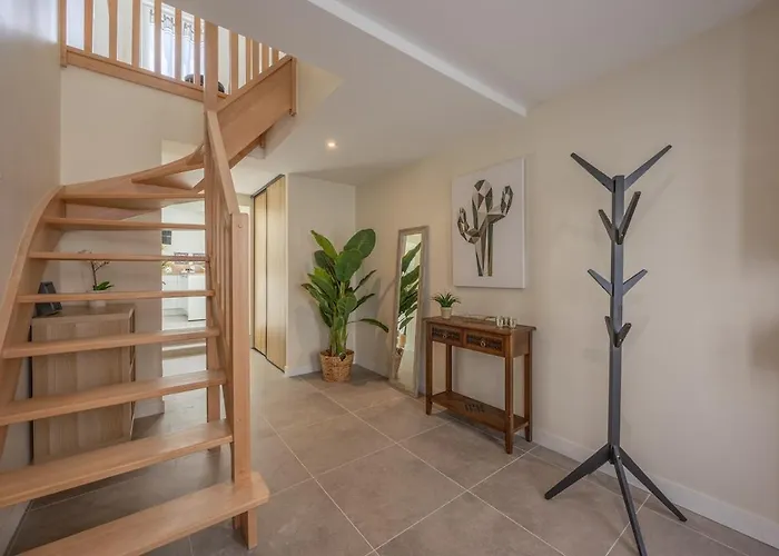 Saturne - Sils , 4 Bedrooms And 2 Bathrooms *